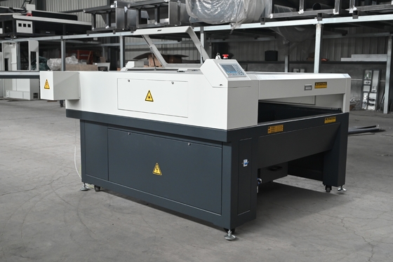 High Accuracy CO2 Laser Cutting Machine 1300mm X 1300mm Mitsubishi Servo